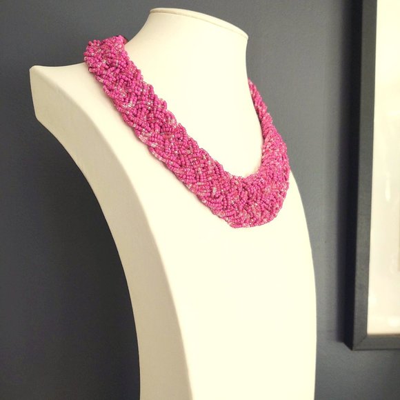 Braided hot pink and clear seed bead necklace - Picture 4 of 11